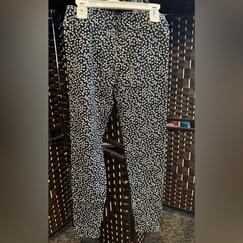 Art Class Black and White Floral Leggings Size L 10/12